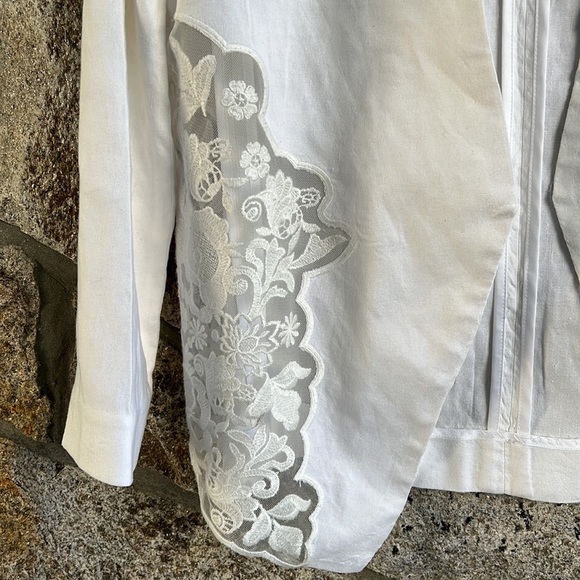 Alice + Olivia Jenice Lace Inset Blazer - Picture 5 of 14